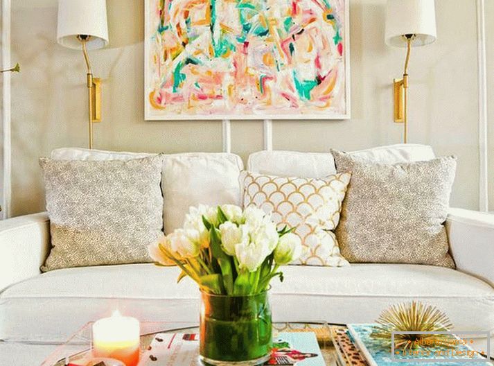 Interiér obývacího pokoje v pastelových barvách