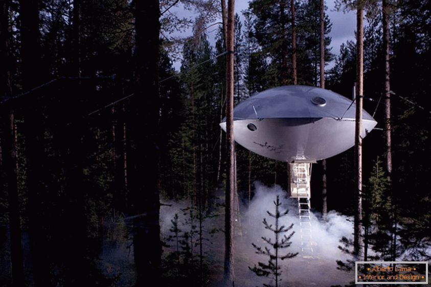UFO Treehouse (Švédsko)