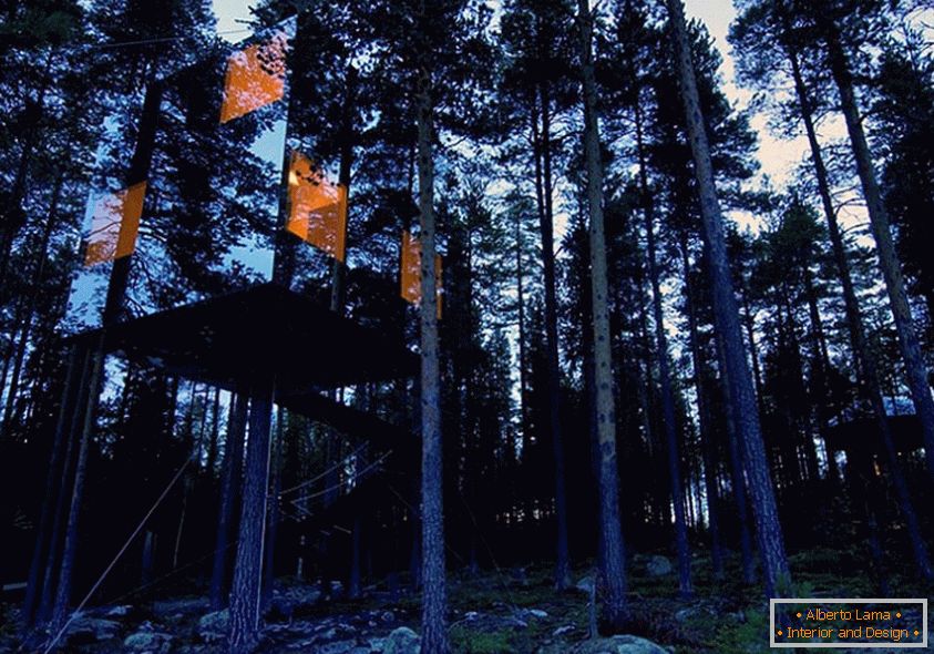 Mirror Tree House (Švédsko)