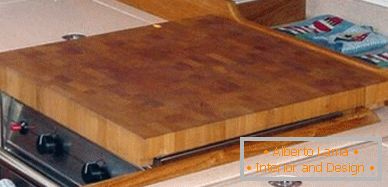 Dřevěná stolní deska na sporáku