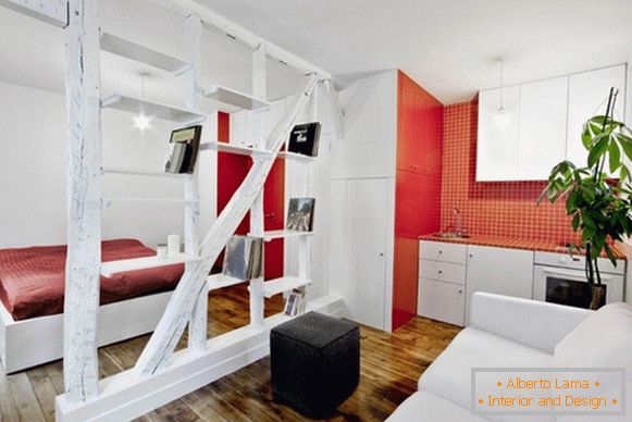 Studiový apartmán v červené a bílé barvě