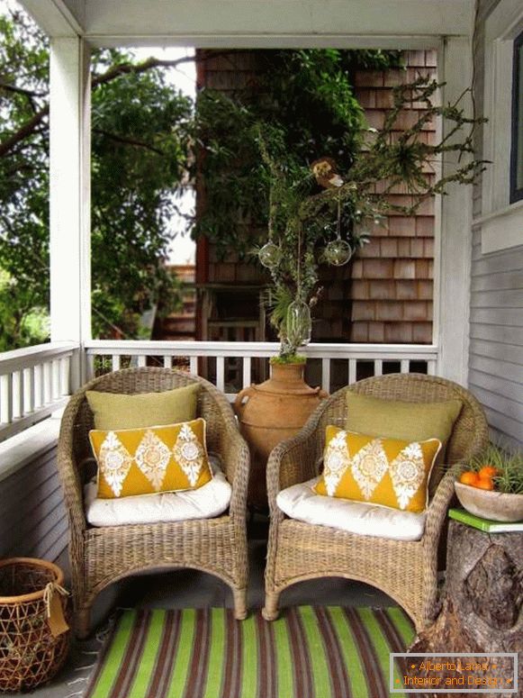 Proutěný nábytek pro verandu