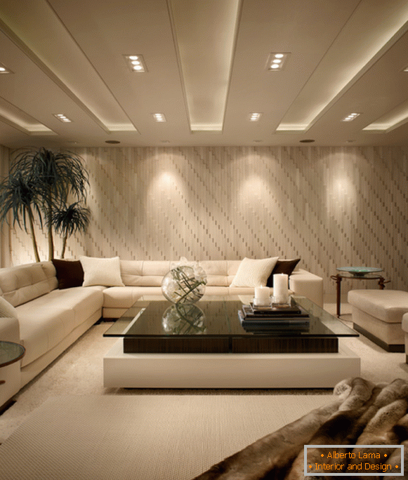 Stylový stropní design v obývacím pokoji