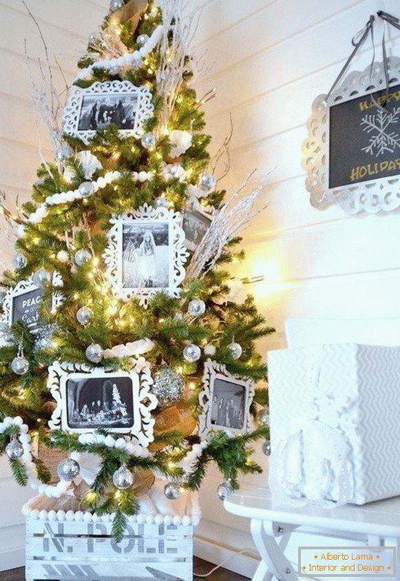 Dekorace vánočního stromku s fotorámečky