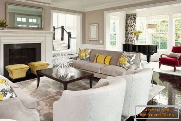 Žlutý dekor v interiéru obývacího pokoje