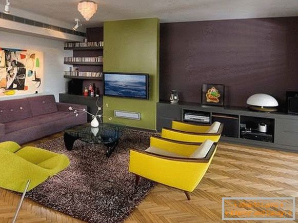 Návrh obývacího pokoje se žlutým nábytkem