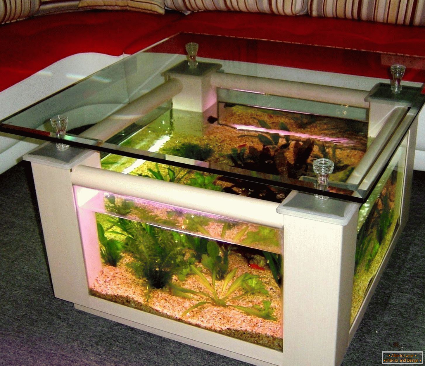 Konferenční stolek-akvárium