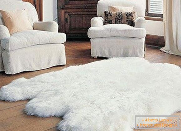bílý načechraný koberec, foto 51