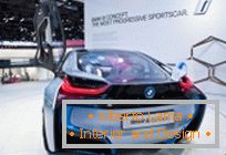 BMW oznámilo přibližnou cenu dlouho očekávaného hybridního supercaru i8
