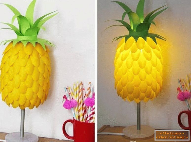 Stolní lampa ve formě ananasu