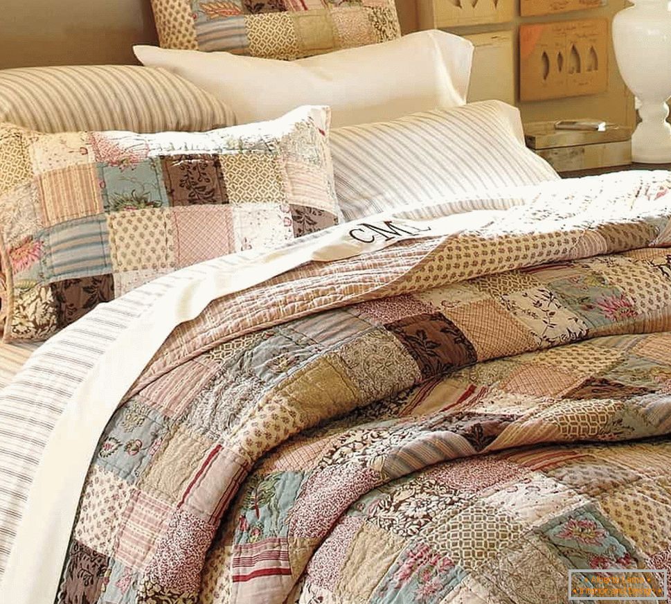 Bedspread ve stylu patchwork