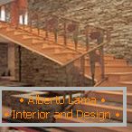 Stěny s dekorativními dlaždicemi pro kamenné a dřevěné schody