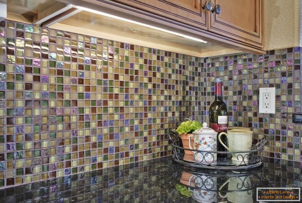 Zástěna mozaiky v kuchyni