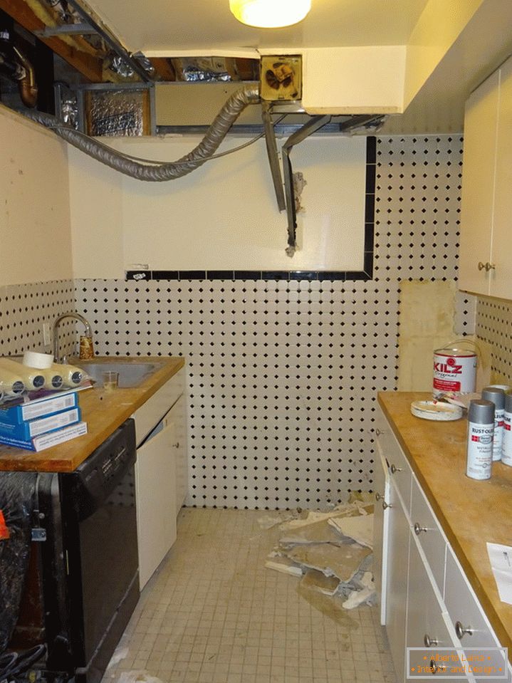 Návrh interiéru malé kuchyně před opravou