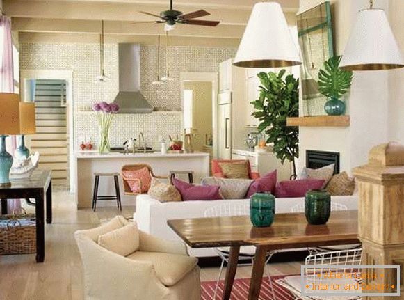 Návrh malého kuchyňského obývacího pokoje v soukromém domě - interiér fotografie