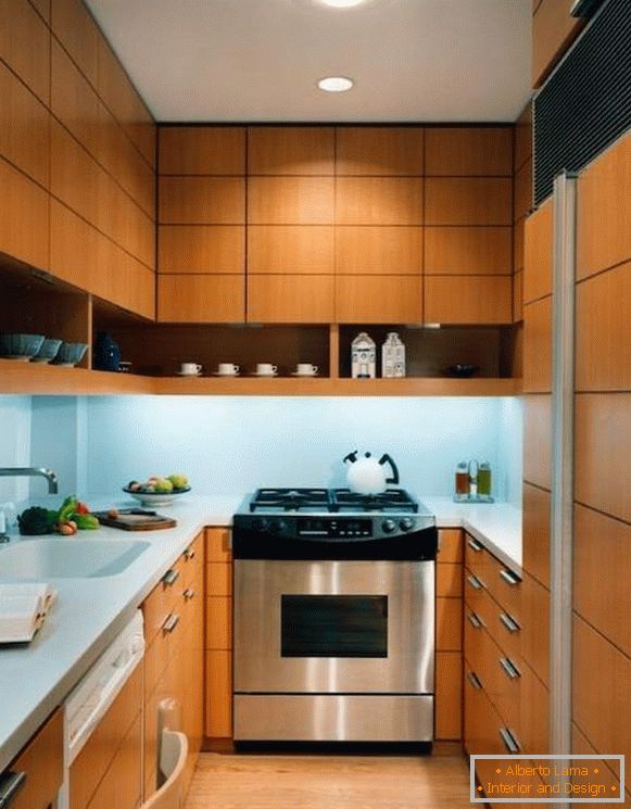 Kuchyňská fotka 6 m2 M v moderním minimalistickém stylu