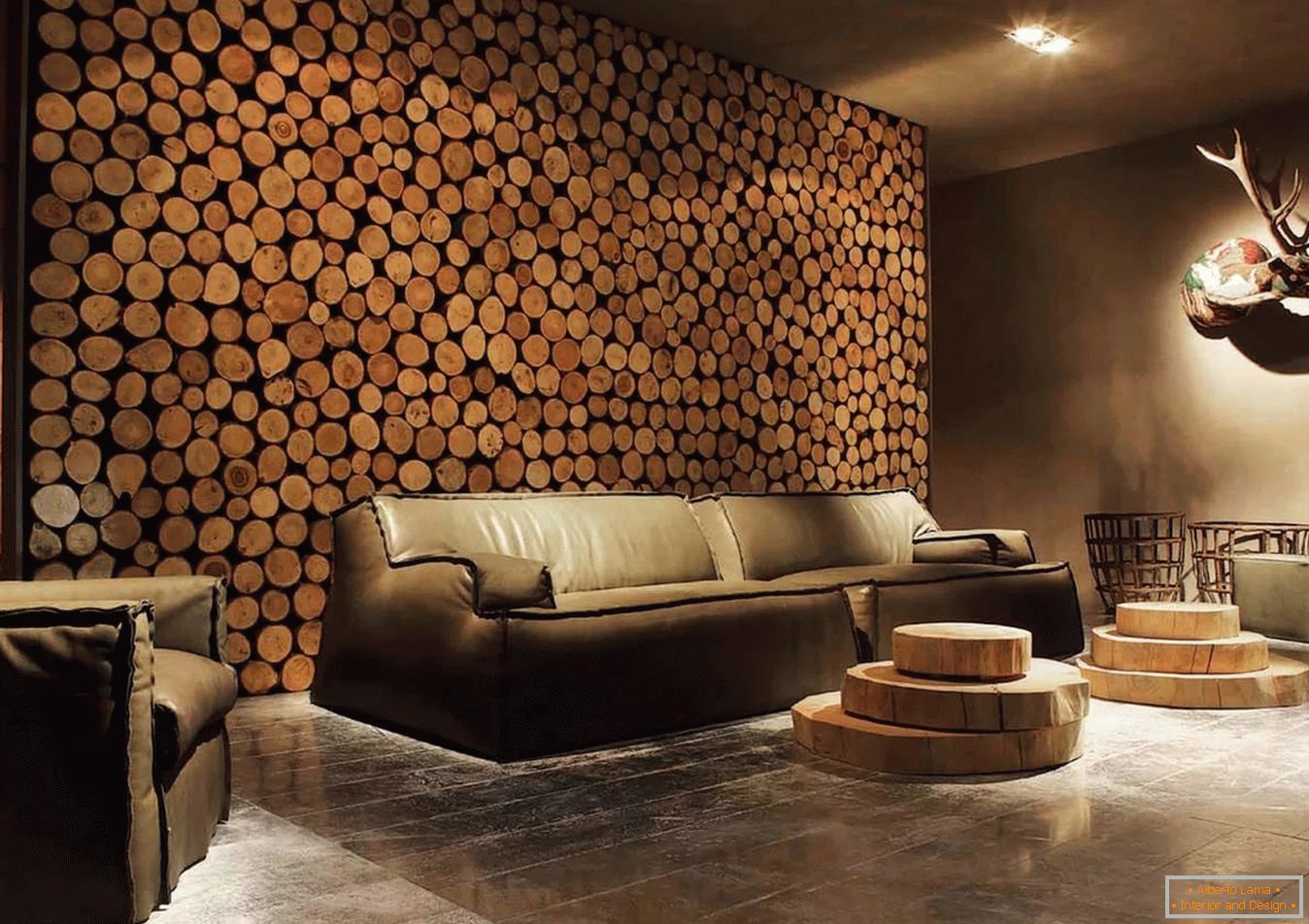 Dřevěné dekorační prvky v obývacím pokoji