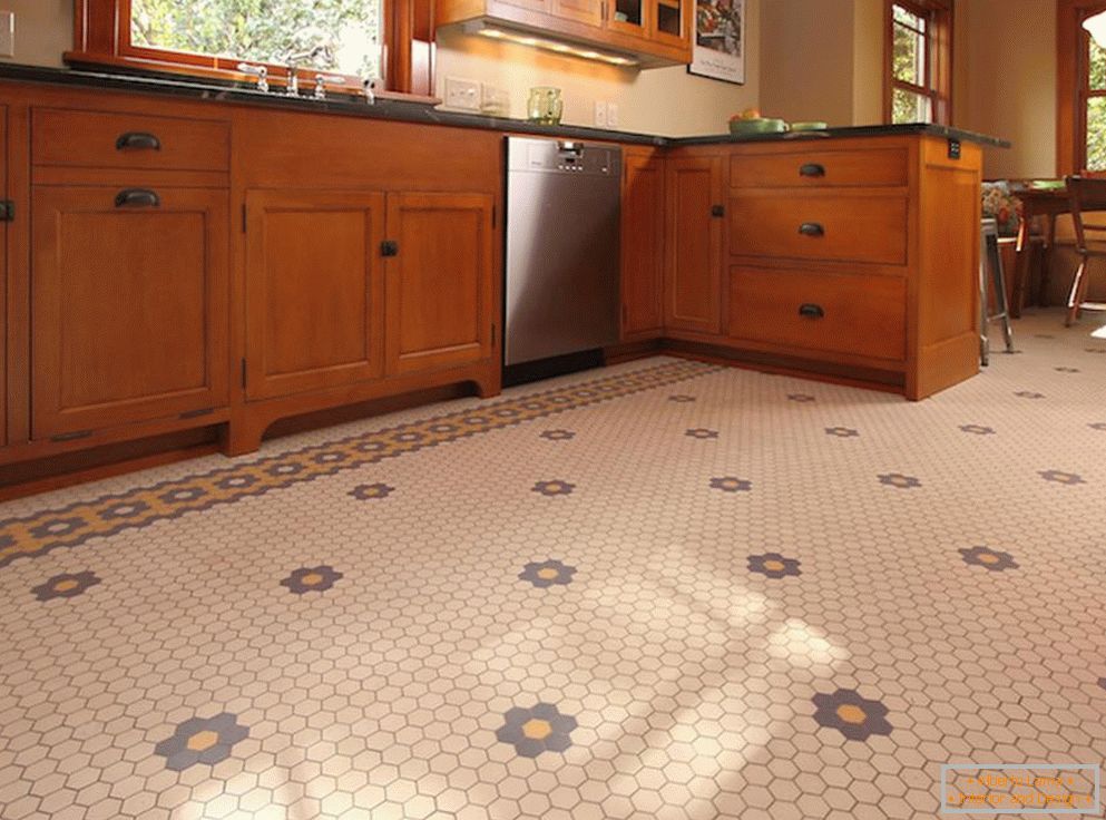 Mozaiková podlaha v kuchyni