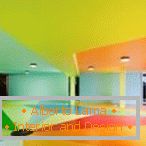 Vícebarevný design interiéru