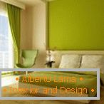 Kombinace zelené a béžové v interiéru ložnice