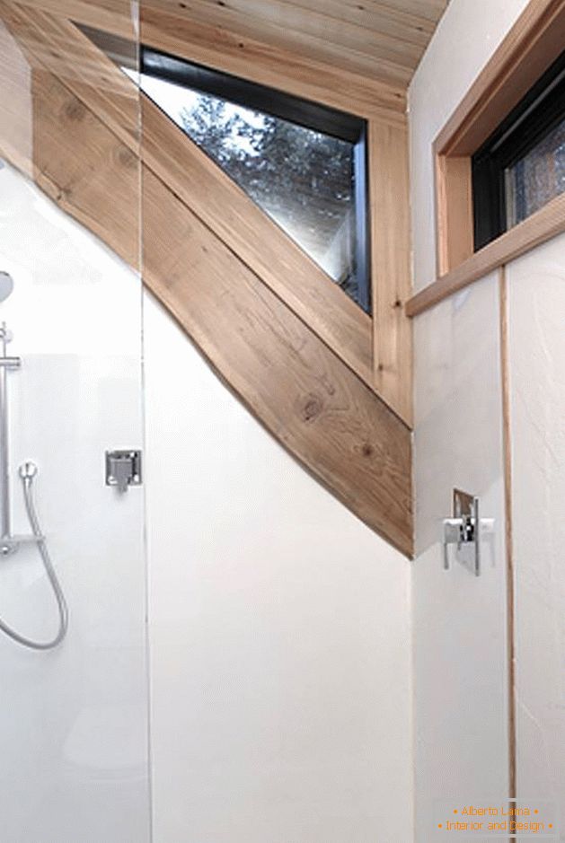 Interiér domu na kolech: sprchový kout