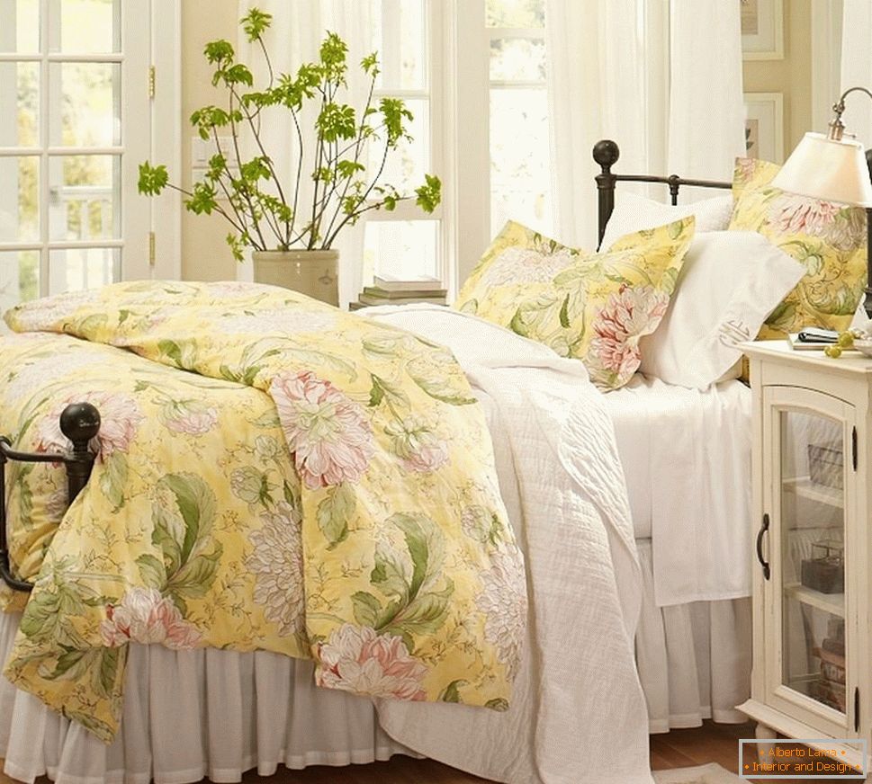 Velké postele ve francouzském stylu