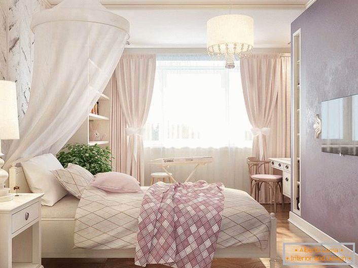 Místnost pro malou princeznu. Baldahin z bílého světla, průsvitné tkaniny způsobí, že dítě bude spát ještě pohodlnější.