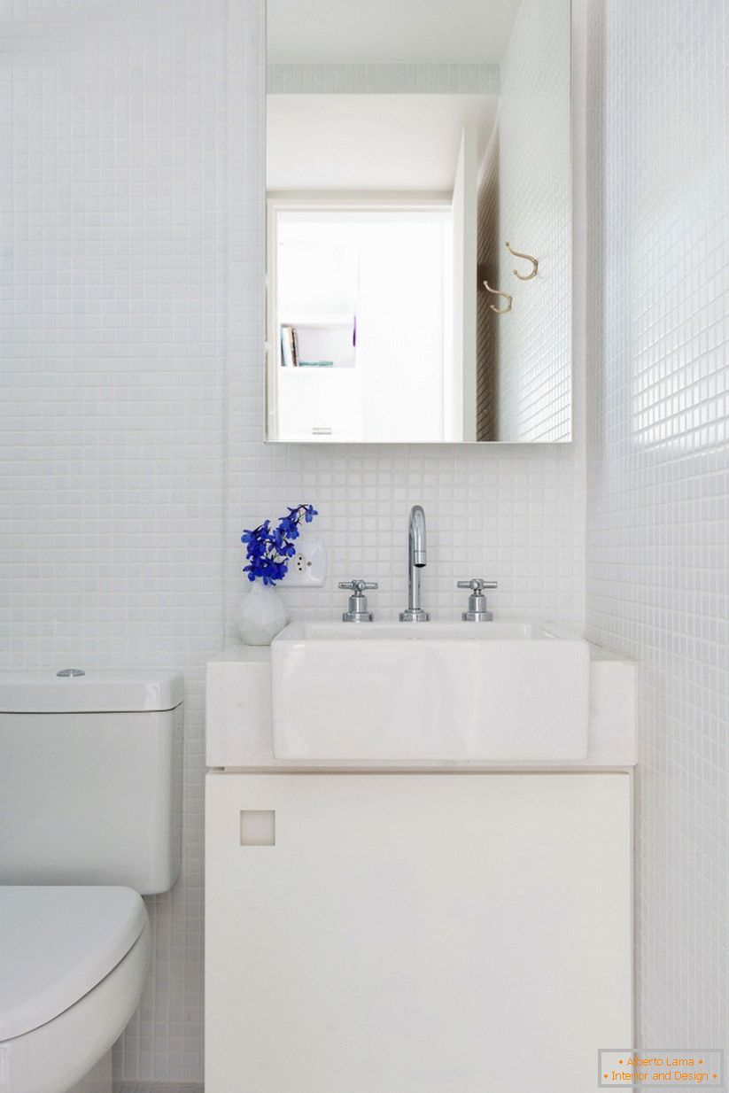 Koupelna v bílé barvě