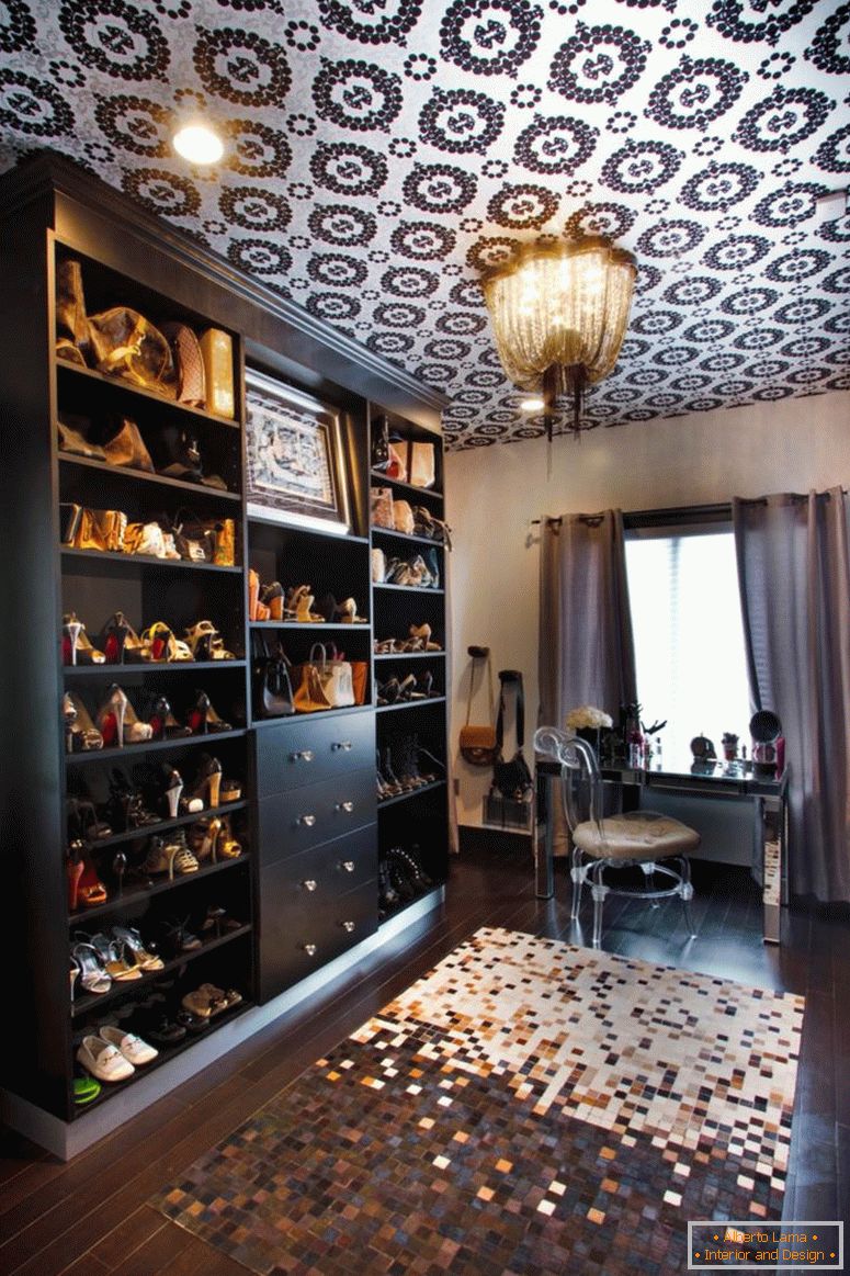 Šatník z komory - nápady na fotografování, jak změnit komoru