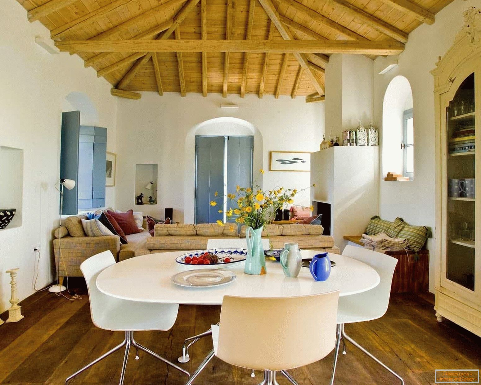 Dekorace v obývacím pokoji v řeckém stylu