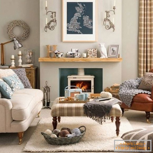 Útulný obývací pokoj s tradičním dekorem