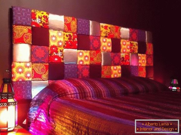 dekorace v posteli v marockém stylu