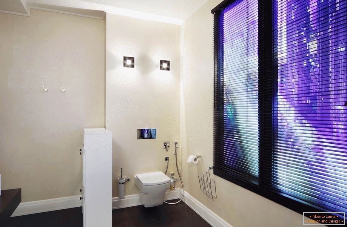 Virtuální okno в туалете