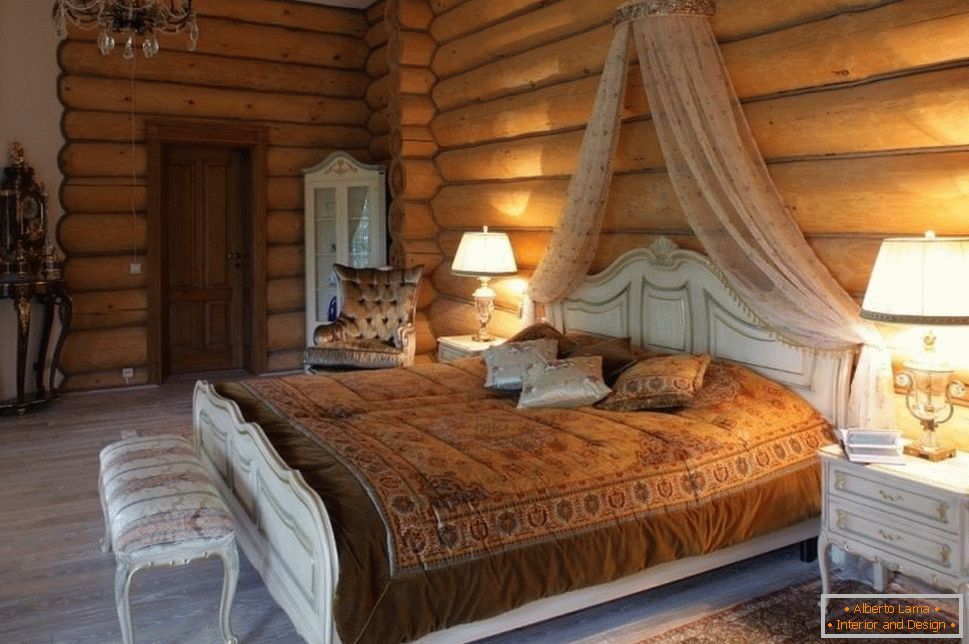 Ložnice v dřevěném domě