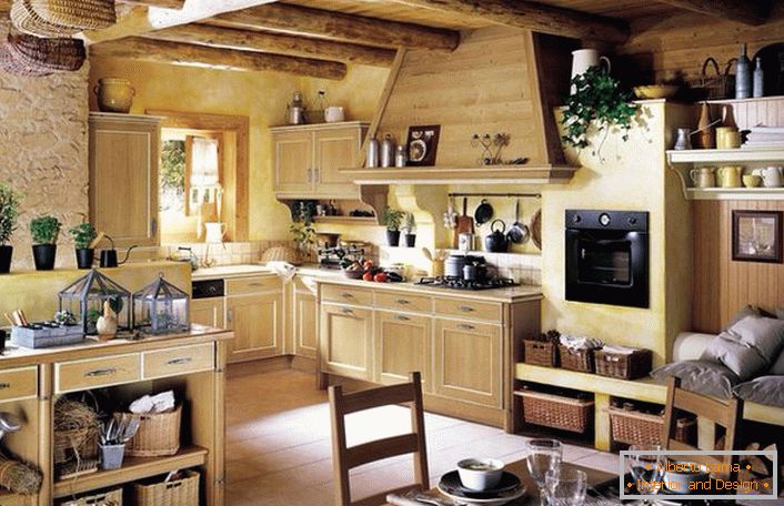 Dřevěná kuchyňská sada