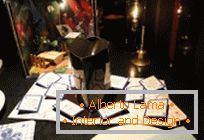 Interiér: Restaurace Alice in Wonderland v Tokiu