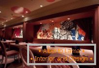 Interiér: Restaurace Alice in Wonderland v Tokiu