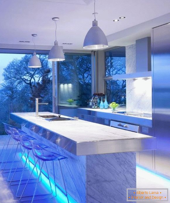 Futuristický styl High Tech v interiéru kuchyně