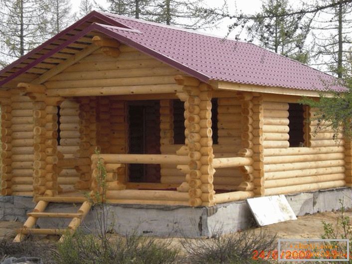 Sauna ze zaoblených dřevin