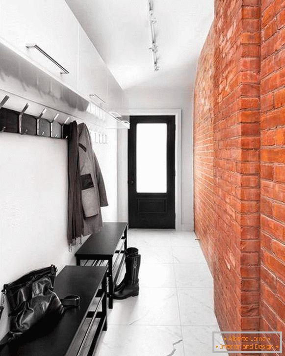 Malý úzký koridor - fotografický design ve stylu podkroví