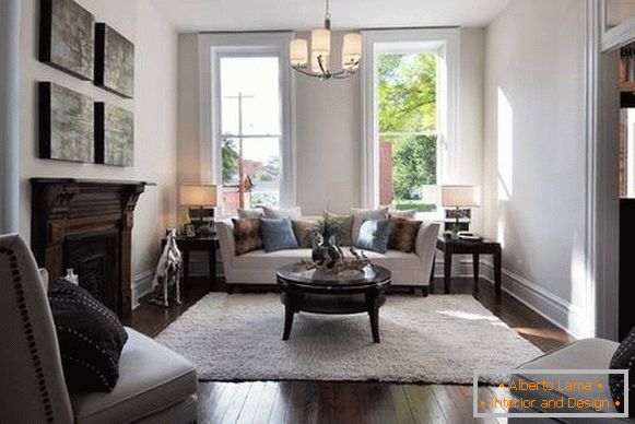 Jak uspořádat nábytek v obývacím pokoji - foto interiér soukromého domu