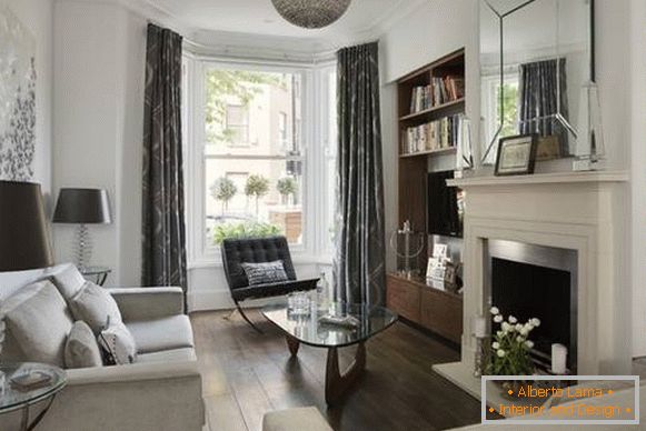 Krásné uspořádání obývacího pokoje - fotografie s bay window