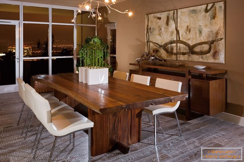 Monolitický dřevěný stůl s vlastními rukama