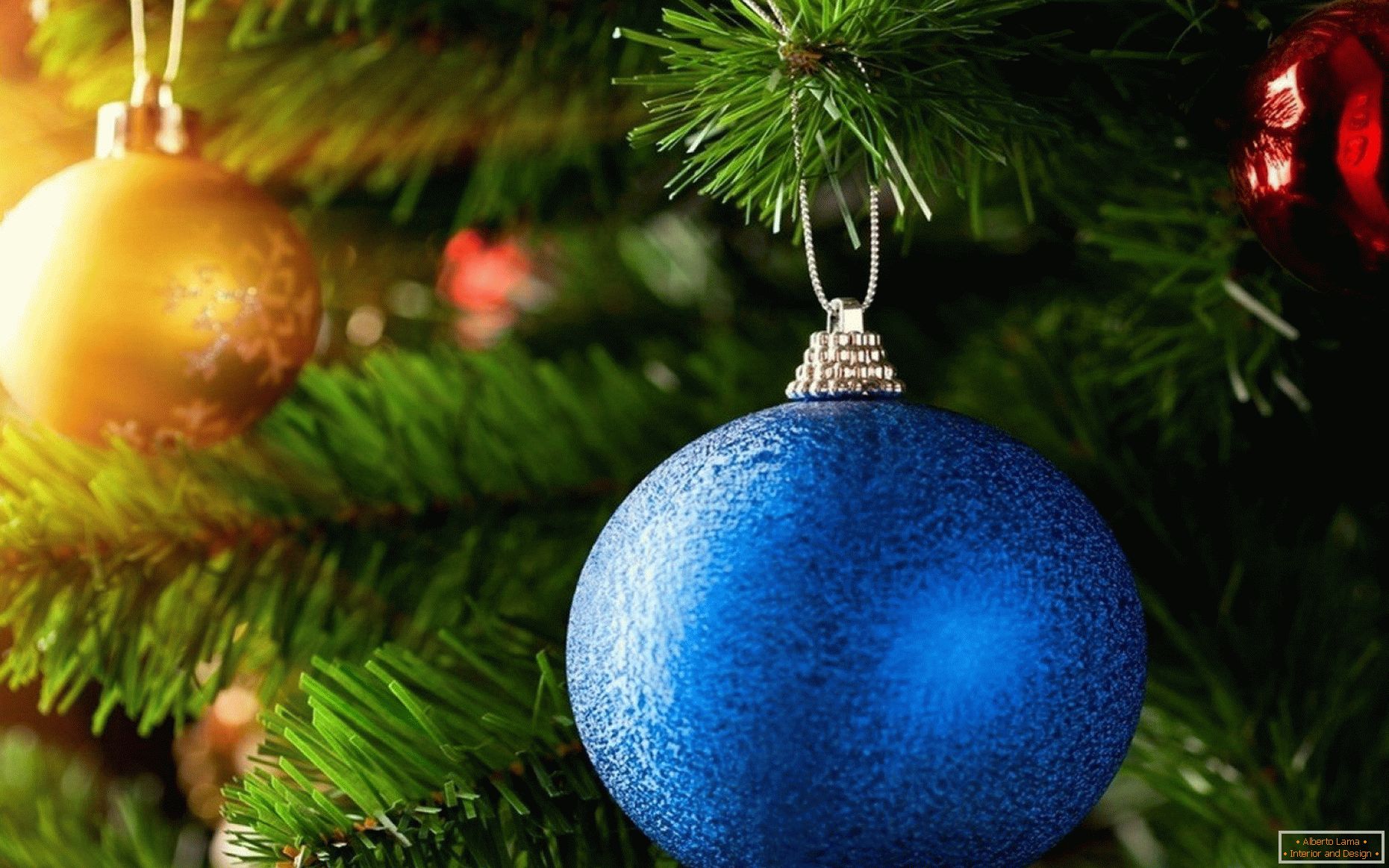 Modrá vánoční koule