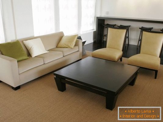 Světlý nábytek v obývacím pokoji