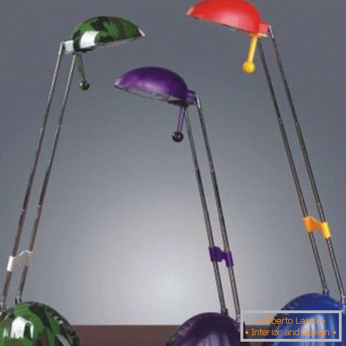 Vícebarevné stolní lampy