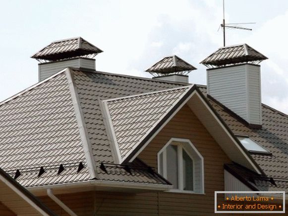 Střecha z kovové dlaždice 1