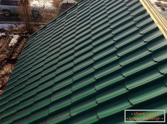 Minimální úhel sklonu střechy z kovu