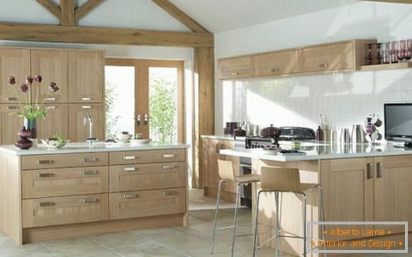 kuchyňský nábytek z masivního dřeva