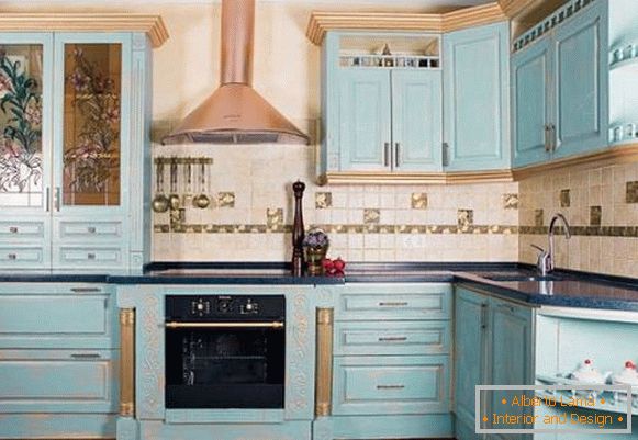 Modrý nábytek pro kuchyně Provence